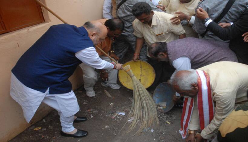 ईंधन के बढ़ते दामों और रूपये की गिरती कीमत पर सरकार कुछ समय में कदम उठाएगीः शाह