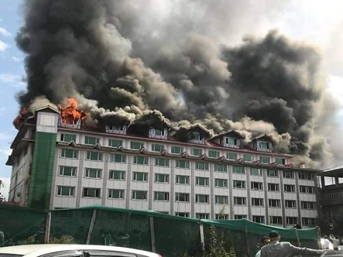 Fire breaks out in hotel Pamposh in Srinagar