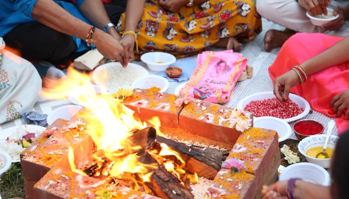 trs uk committee perform lakshmi ganapathi homam for TRS to win elections