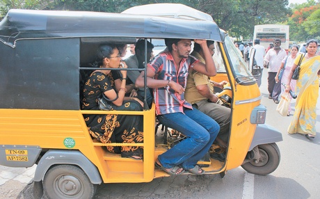 3 persons arrested for robbery by share auto passenger in madurai