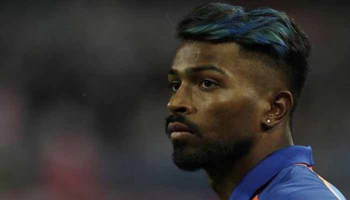 Mumbai police dig at Suspended team India cricketer Hardik pandya