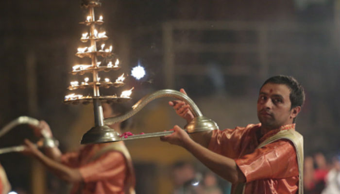 Know the benefits of performing Aarti skr