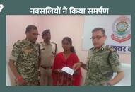 5 lakh rupees prize naxalite and her female partner Maneko Dugga did surrender