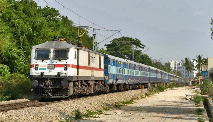 Dussehra effect : SCR hikes platform ticket prices, Details of special trains in telangana