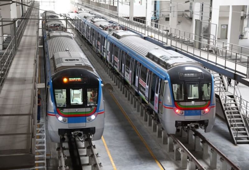 young women suicide attempt at ameerpeta metro station