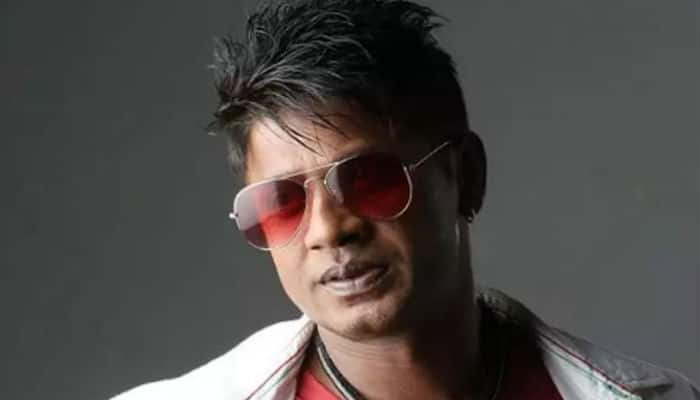 Duniya Vijay Apologizes For Cutting Cake By Sword on his birthday