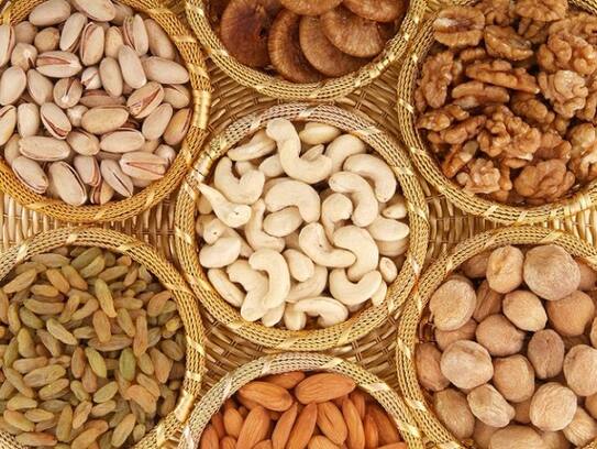 Good news for common man before festivals, prices of dry fruits are continuously falling
