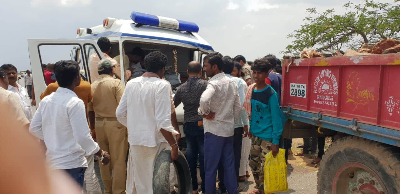 A Woman Dies in Tractor and Ambulance  crash at Raichur