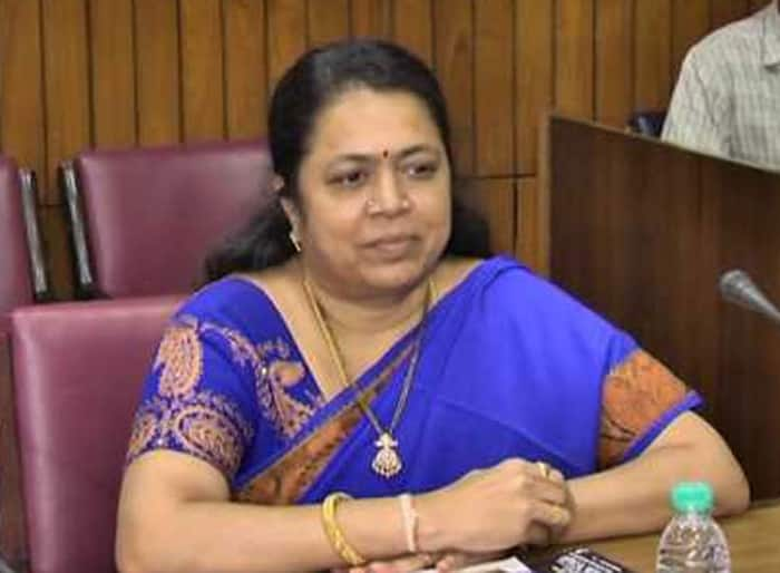 Warangal Corporation officials imposes Two Lakh fine to Mayor Gundu Sudha rani