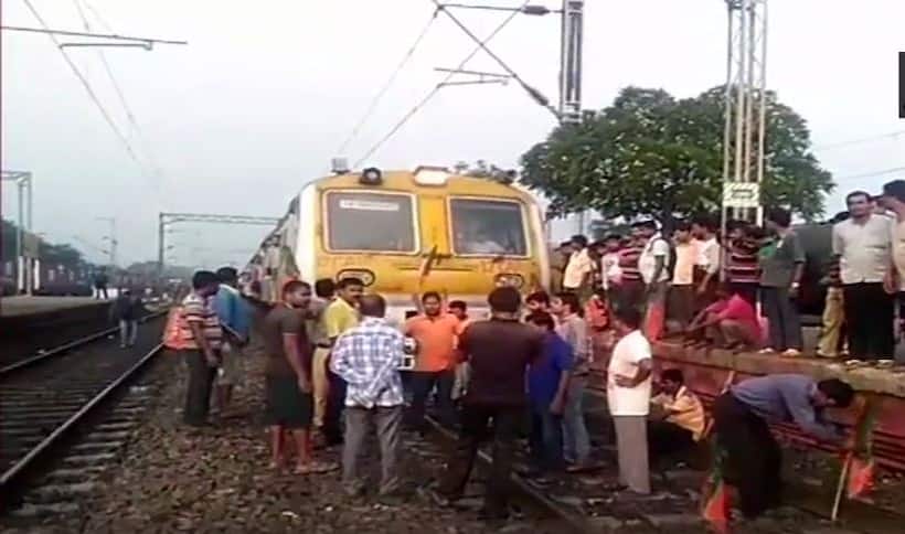 जानिए बंगाल में दो छात्रों की मौत का कैसे विरोध कर रही है बीजेपी