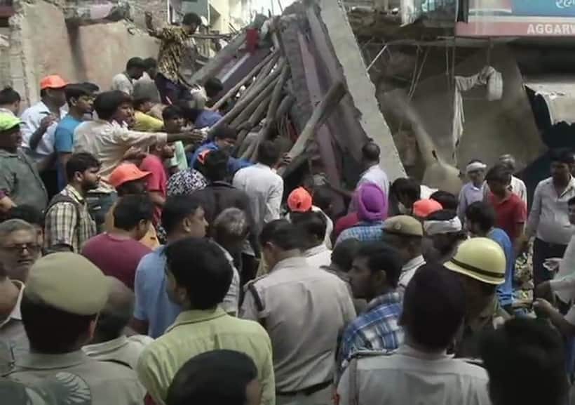 दिल्ली में हादसा, इमारत गिरने से चार बच्चों और एक महिला की मौत