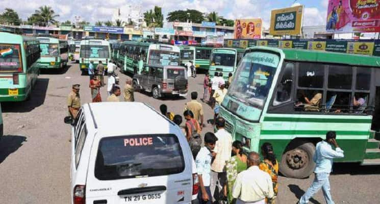 Salem bus conductor change his bus in Authur