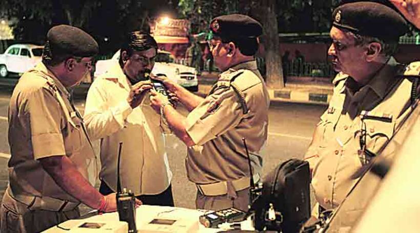 बिहार में शराबबंदी का सच, लाखों में गिरफ्तारियां लेकिन सजा मात्र कुछ ही लोगों को