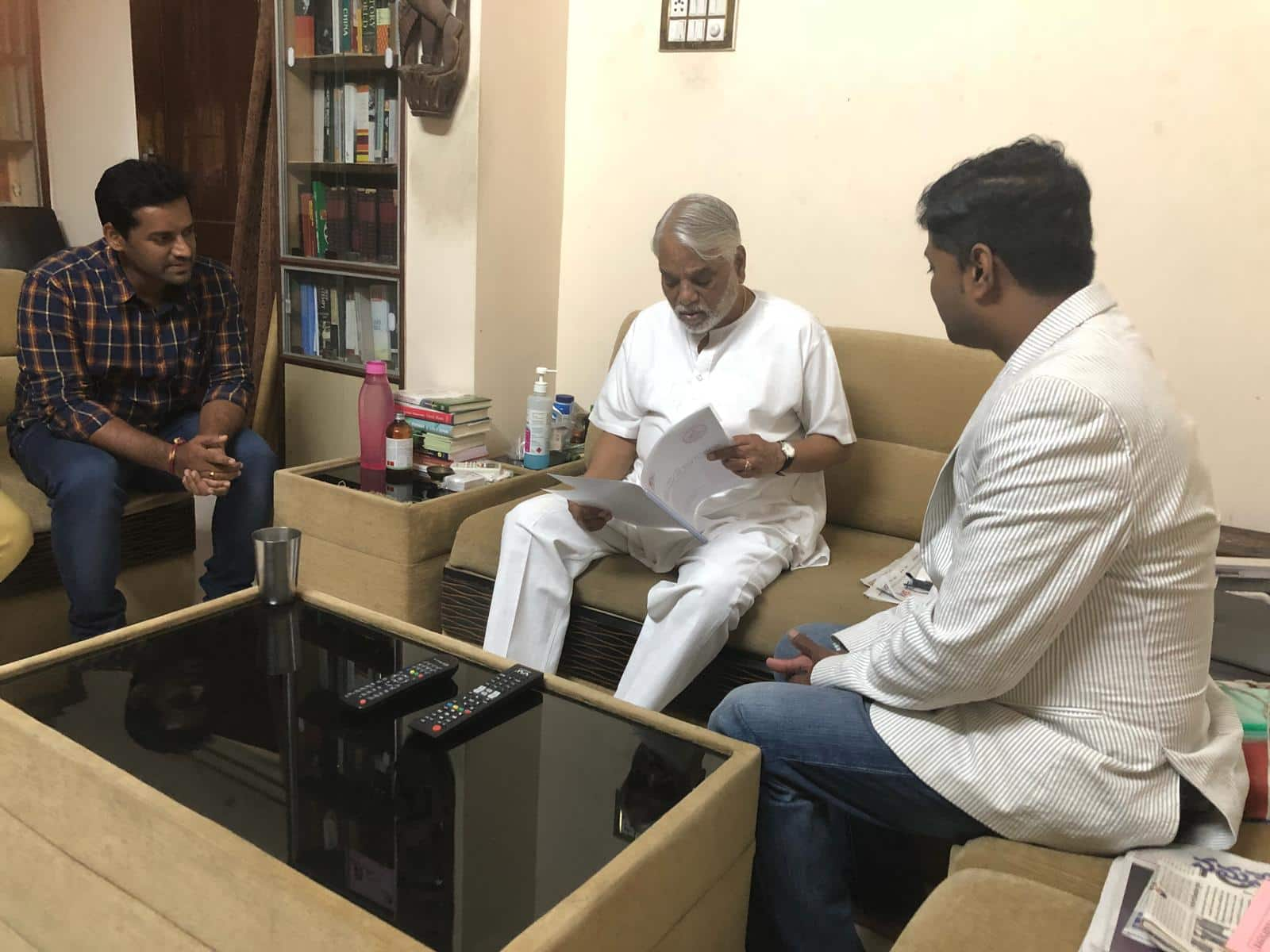 nri trs uk member meets trs Manifesto committee chairman  keshava rao