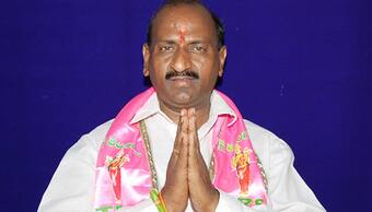 నాడు ఒకే పార్టీ, ఇప్పుడిలా:పోచారంపై ఏనుగు పట్టు సాధించేనా?