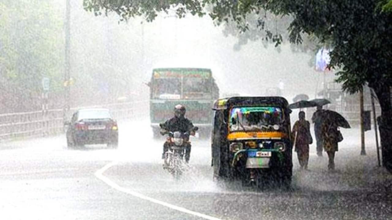 अगर आप हैं आग उगलते सूरज से परेशान, तो यह खबर आप पर बरसाएगी राहत की फुहार