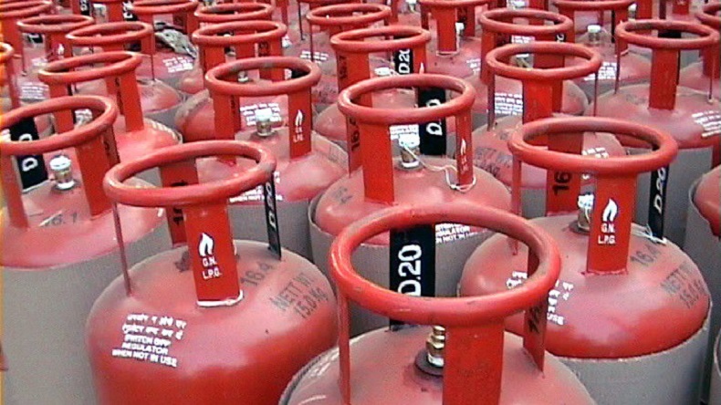 LPG prices cut Subsidised cylinder price cut by Rs 1.46 non-subsidised rate cut by Rs 30