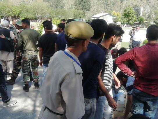 20 dead, 12 injured as minibus falls into gorge in J&K