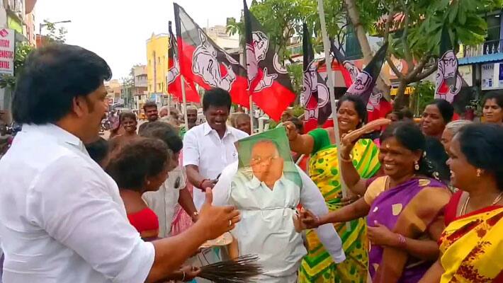 vetrivel mla Protest AIADMK