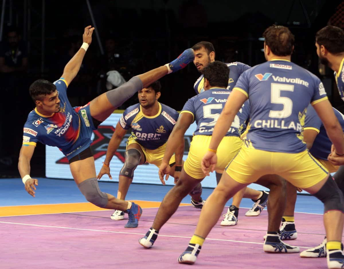 PKL 2021 UP Yoddha leaves team base enters bio bubble in Bengaluru kvn