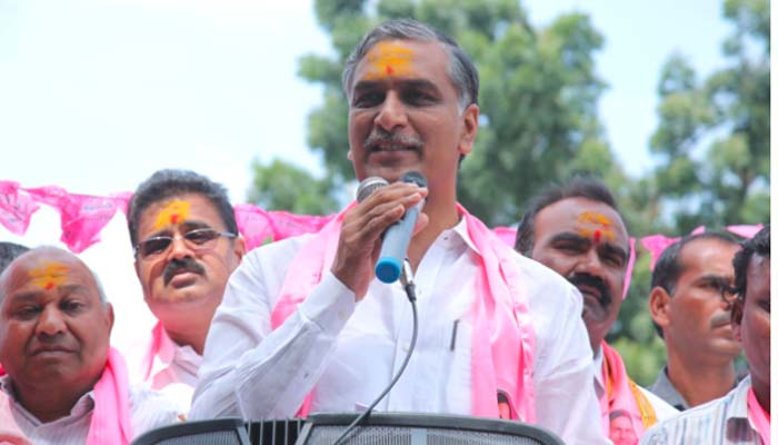 Telangana irrigation minister Harish rao sensational comments on chandrababunaidu