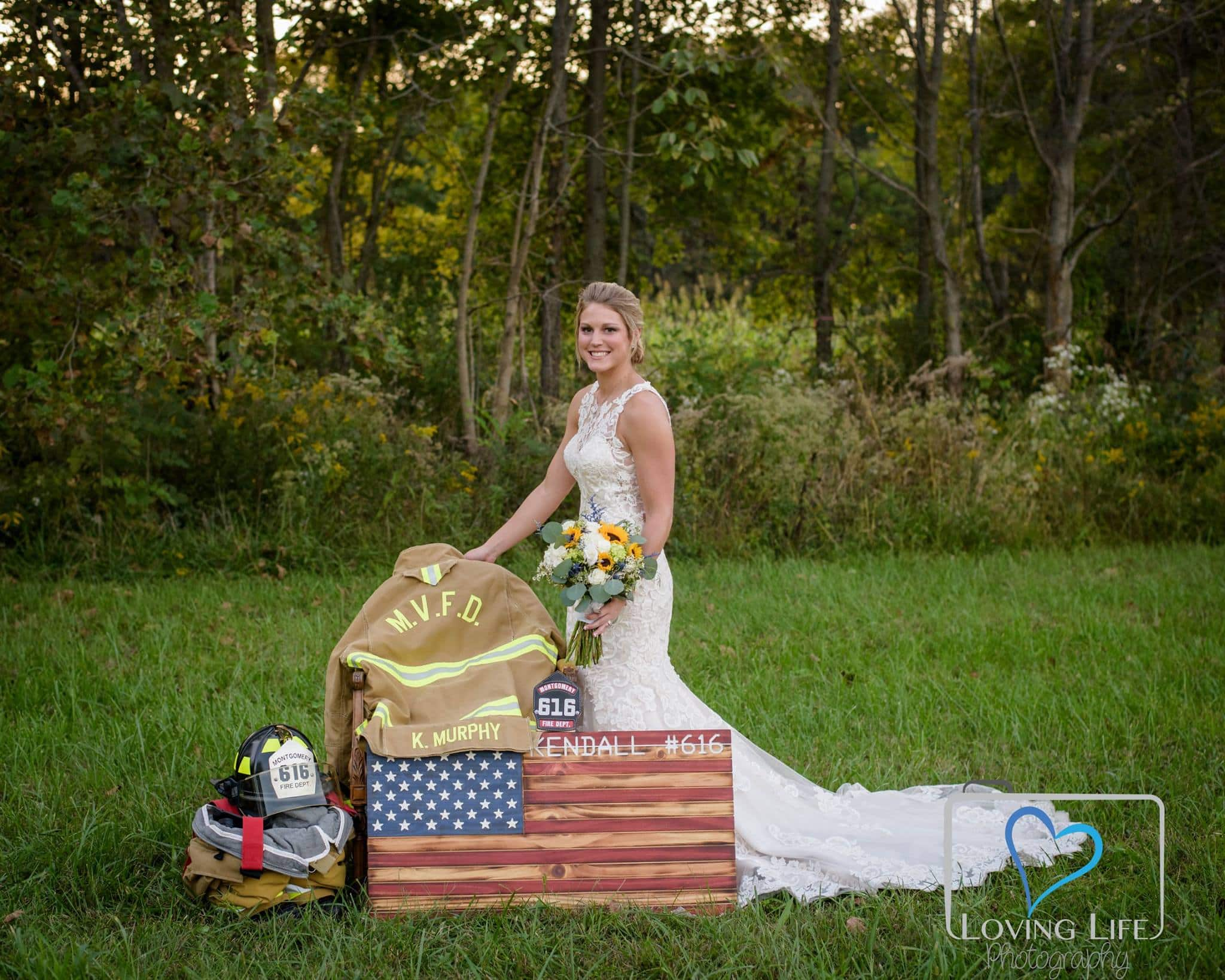 bride on grooms tomb