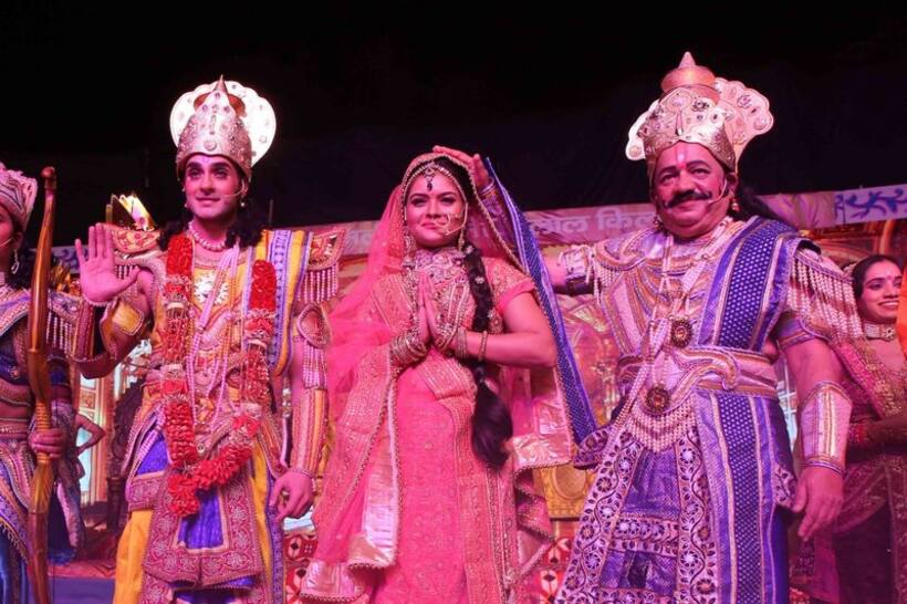 रामलीलाः जानिये कौन नेता बना जनक, किसने निभाया महर्षि अत्रि का किरदार