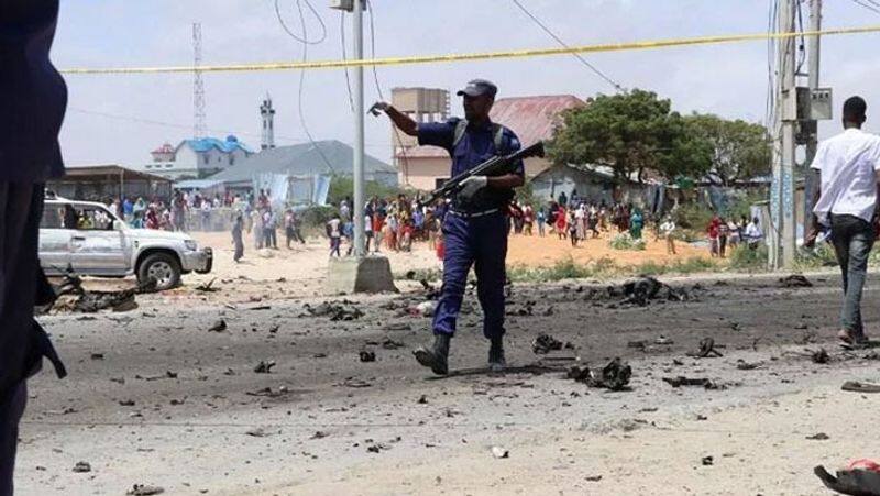 Somalia suicide bombings... 16 dead