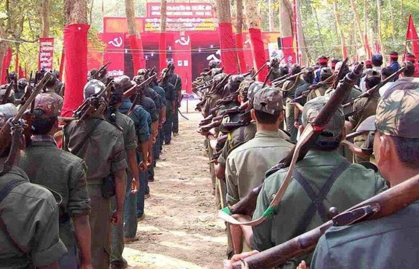 मतदान से पहले छत्तीसगढ़ में नक्सलियों ने किए 6 ब्लास्ट, एएसआई शहीद