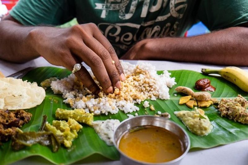 Benefits of having food on Banana leaf