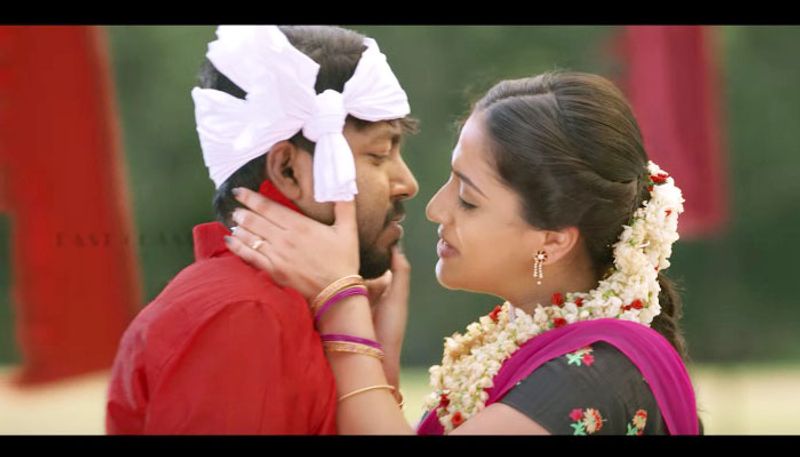 Kanaka Mulla Nithya Haritha Nayakan VIDEO SONG