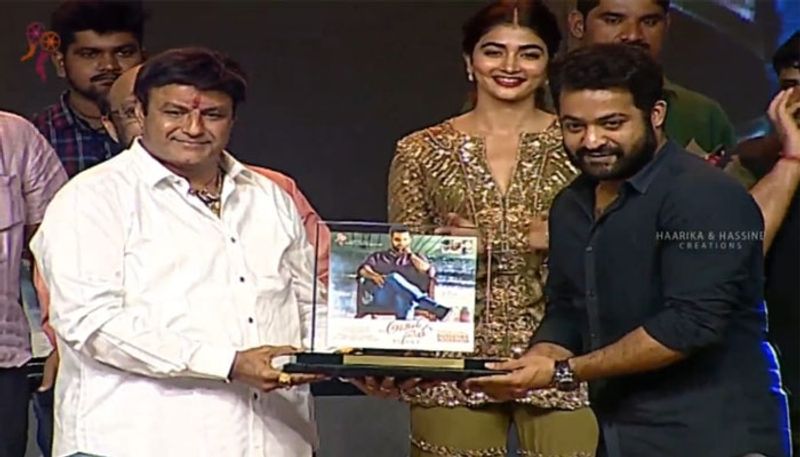 balakrishna presented shield to ntr