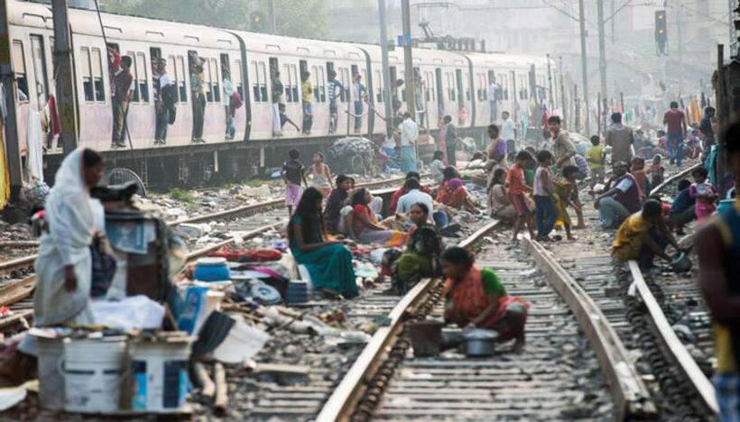 रेल की पटरियों से अतिक्रमण हटाने के लिए रेलवे चलाएगा देशव्यापी अभियान