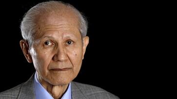 Osamu Shimomura Nobel chemistry laureate marine biologist dies Nagasaki Tokyo