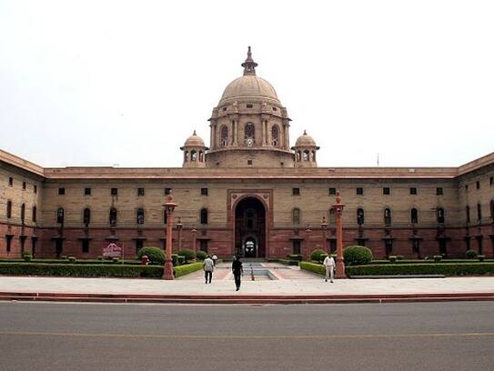 Defence Ministry spokesperson attacks former Navy chief, deletes tweet