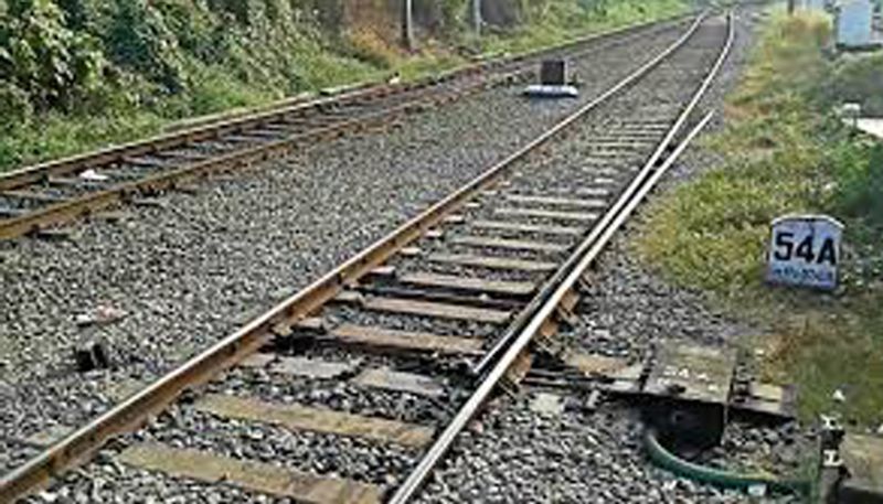 Train mishap averted after a man alerts in Udupi