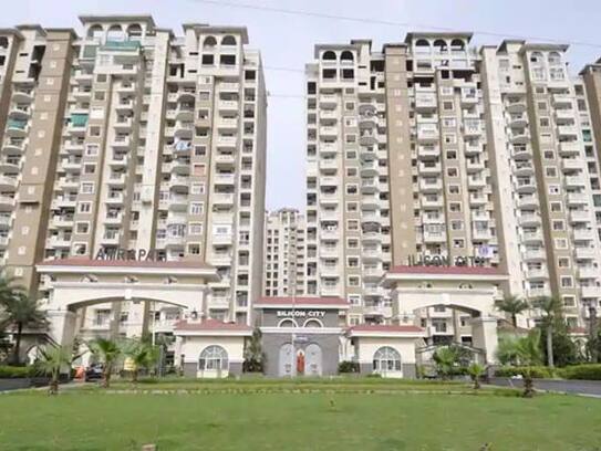 Supreme pressure on Amrapali group