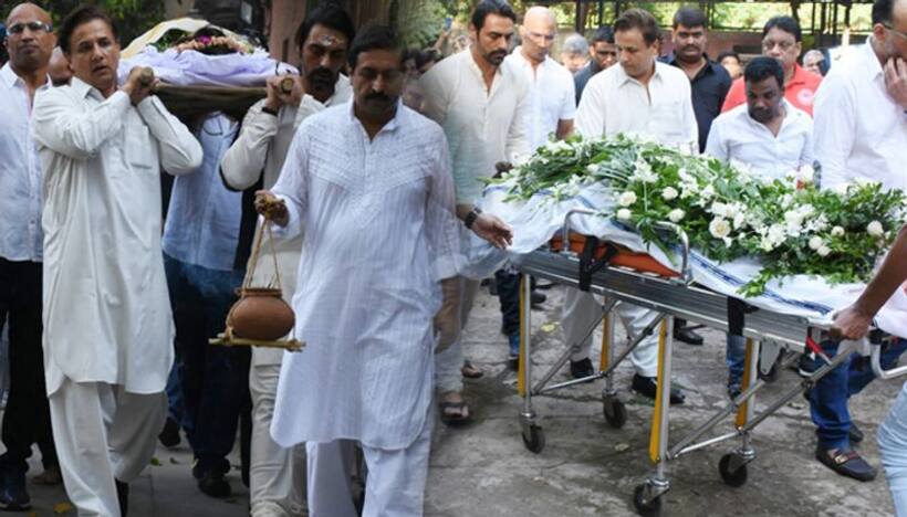 अर्जुन रामपाल की मां का निधन, कैंसर से लड़ रही थी जंग