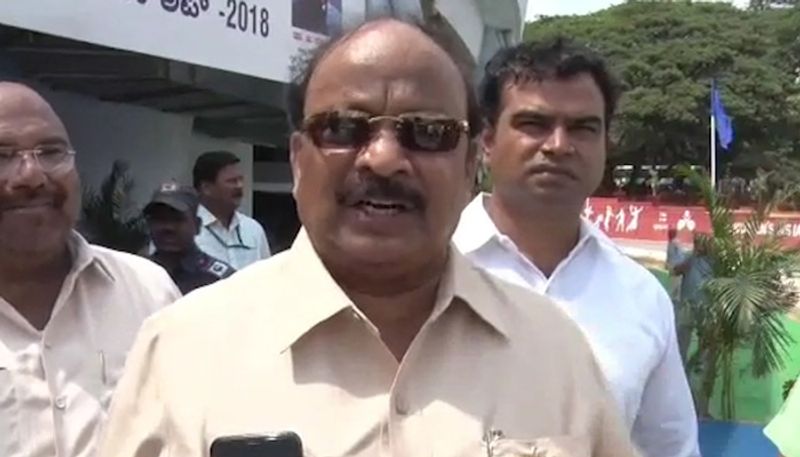 Basanagouda Patil Yatnal Reacts about Congress MLA roshan baig Statement on His party Leaders