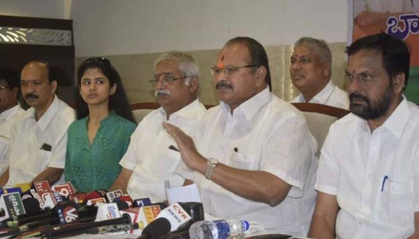 బీజేపీ సభకు పోలీసులు నో: గురజాలకు బయల్దేరిన కన్నా.. అరెస్ట్ చేసే అవకాశం