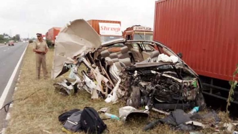 kanchipuram near Lorry car crash...3 people killed