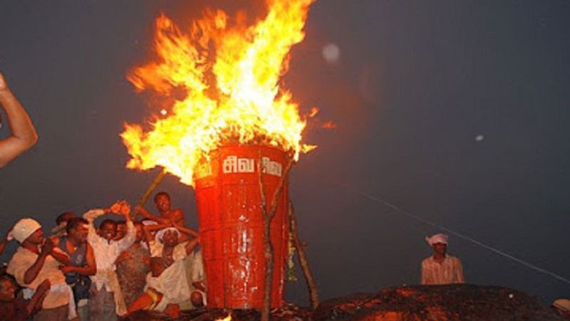 Maha Deepam lit at Tiruvannamalai