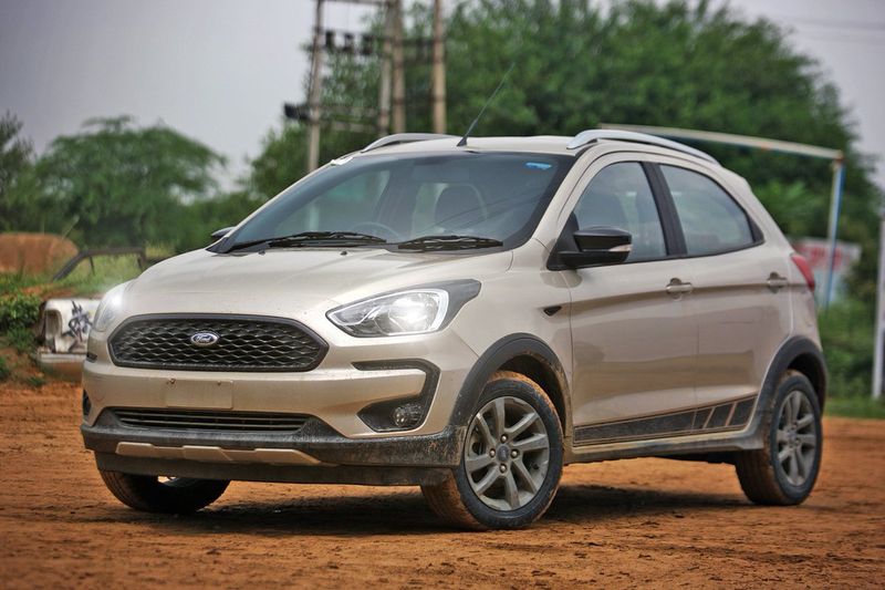 Hot Discounts On Ford Figo and Endeavour This November 2018