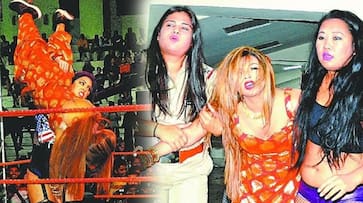 Rakhi Sawant knocked down by wrestler at Great Khali show