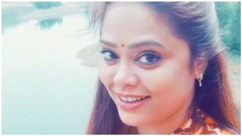 actress devi priya posted a video