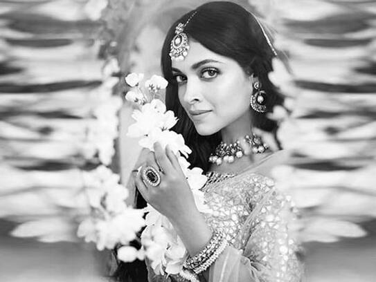Deepika padukone getting emotional in her sangeet ceremony