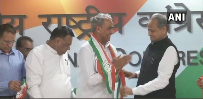 सांसद हरीश मीणा ने बीजेपी छोड़ थामा कांग्रेस का हाथ