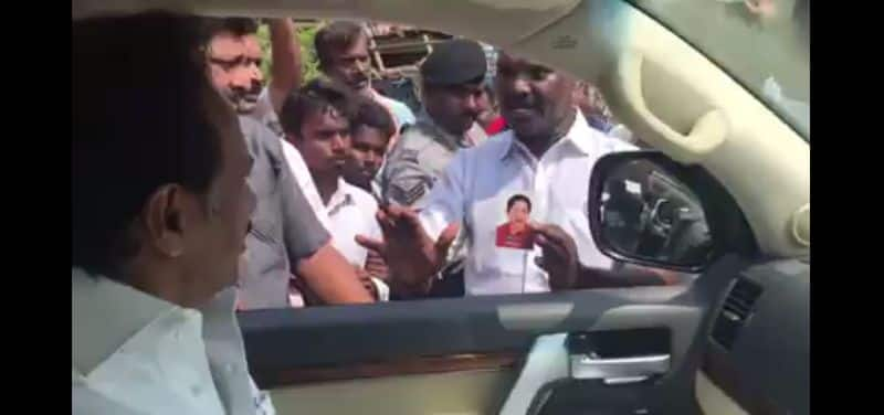 People talks with dmk leader stalin for save them from kaja cyclone