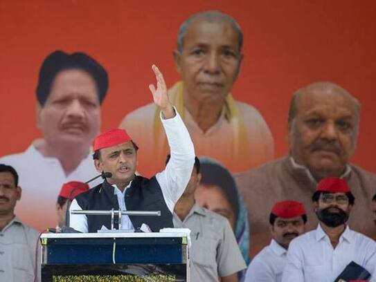akhilesh slams congress