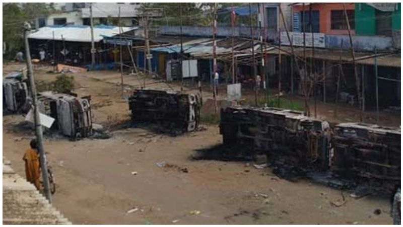 Violence in Pudhukottai because of unavailability of relief materials.